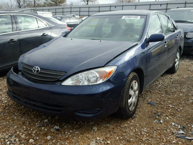 4T1BE32K22U622679 - 2002 TOYOTA CAMRY LE BLUE photo 2