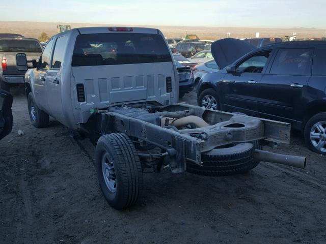 1GCHC33668F132734 - 2008 CHEVROLET SILVERADO GOLD photo 3