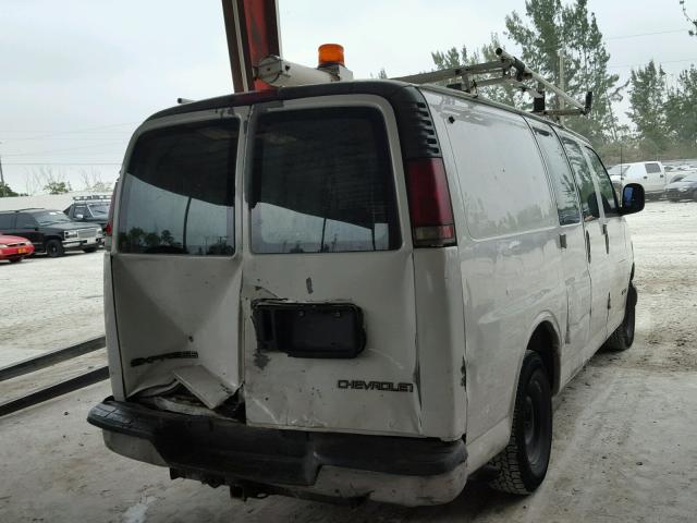 1GCFG15W7Y1264640 - 2000 CHEVROLET EXPRESS G1 WHITE photo 4