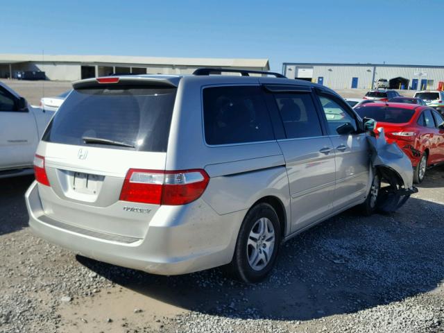 5FNRL38745B102895 - 2005 HONDA ODYSSEY EX SILVER photo 4