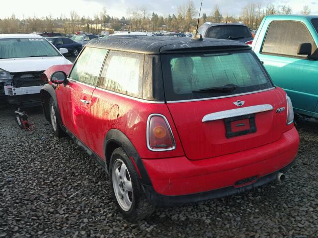 WMWMF3C58ATU79855 - 2010 MINI COOPER RED photo 3