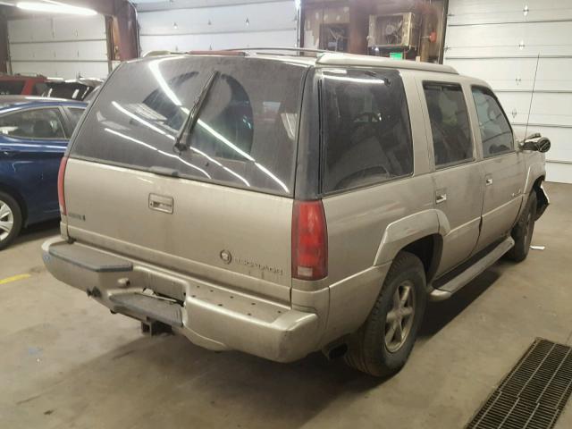 1GYEK13R4YR153689 - 2000 CADILLAC ESCALADE SILVER photo 4