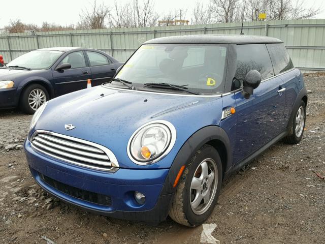 WMWMF335X9TW71287 - 2009 MINI COOPER BLUE photo 2