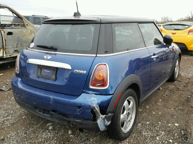 WMWMF335X9TW71287 - 2009 MINI COOPER BLUE photo 4