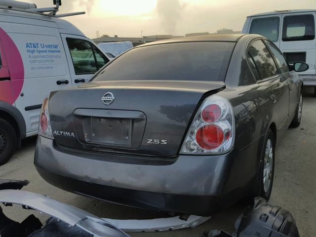 1N4AL11D15C138905 - 2005 NISSAN ALTIMA S GRAY photo 4