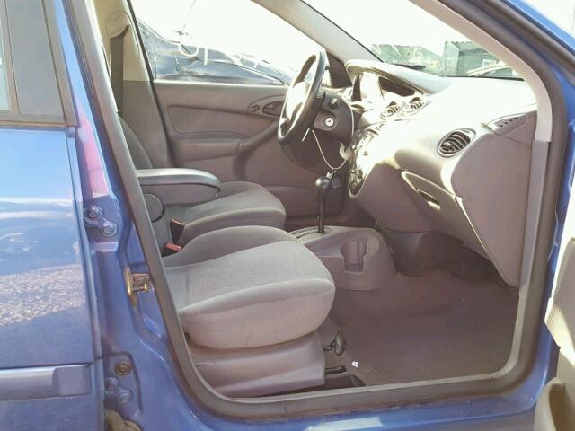 1FAFP36373W242283 - 2003 FORD FOCUS SE BLUE photo 5