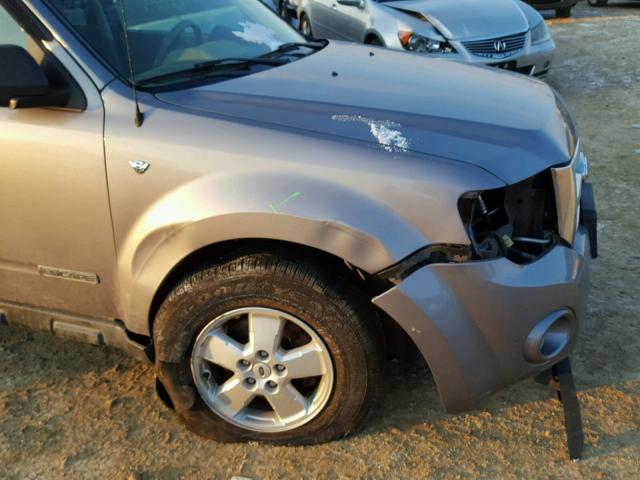 1FMCU03128KB04717 - 2008 FORD ESCAPE XLT SILVER photo 9