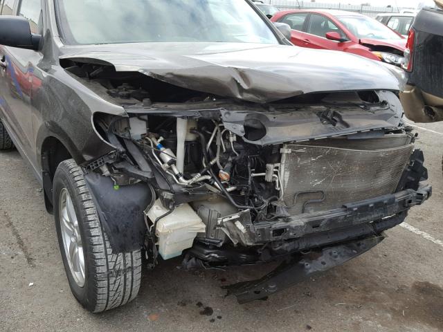 5XYZG3AB1BG027869 - 2011 HYUNDAI SANTA FE G BROWN photo 9