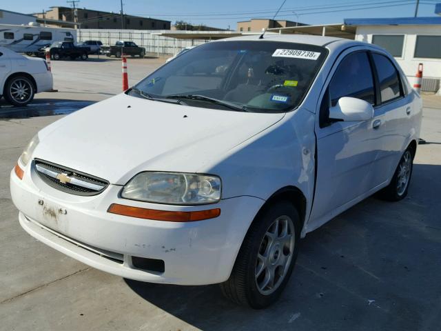 KL1TD52615B470265 - 2005 CHEVROLET AVEO BASE WHITE photo 2