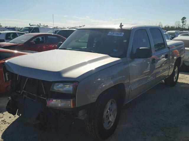 2GCEC13TX61236757 - 2006 CHEVROLET SILVERADO GRAY photo 2