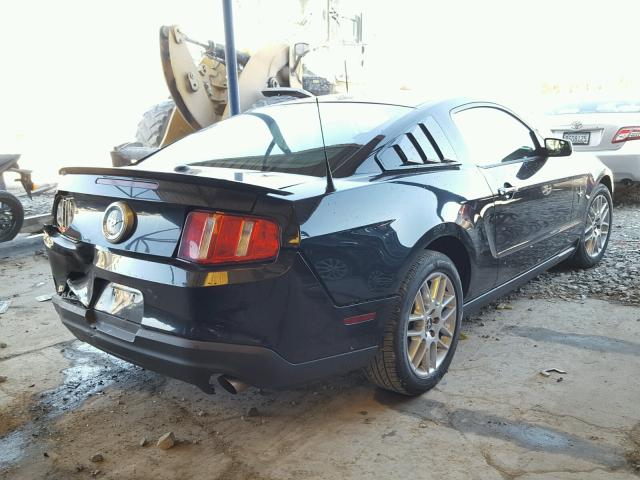 1ZVBP8AM8C5253866 - 2012 FORD MUSTANG BLACK photo 4