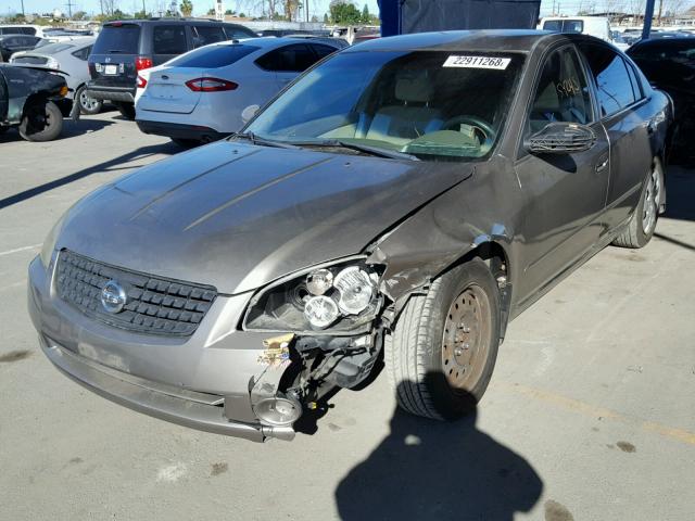 1N4AL11D15C204689 - 2005 NISSAN ALTIMA S GOLD photo 2