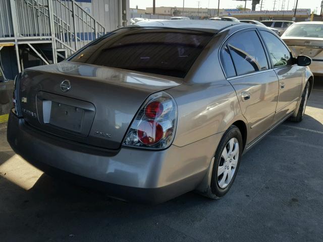 1N4AL11D15C204689 - 2005 NISSAN ALTIMA S GOLD photo 4