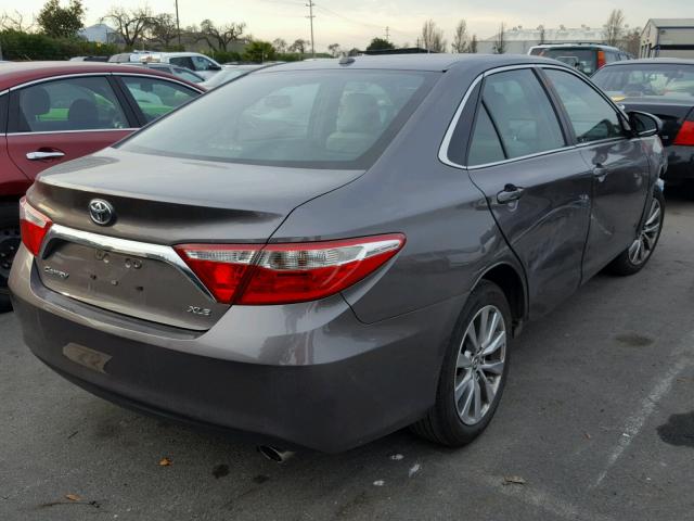 4T4BF1FK8FR473413 - 2015 TOYOTA CAMRY LE GRAY photo 4