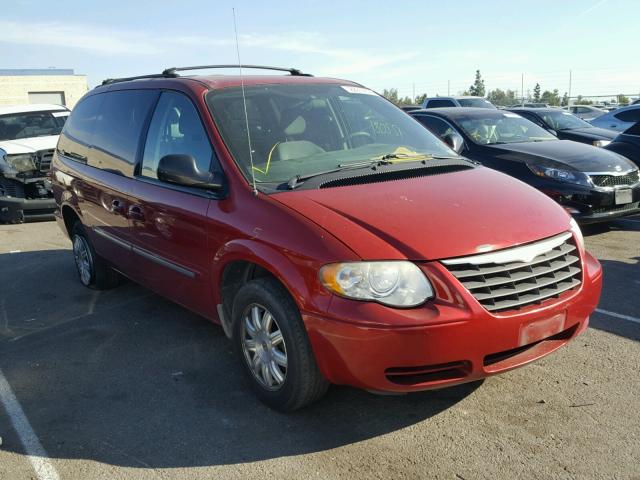 2A4GP54L46R779939 - 2006 CHRYSLER TOWN & COU RED photo 1