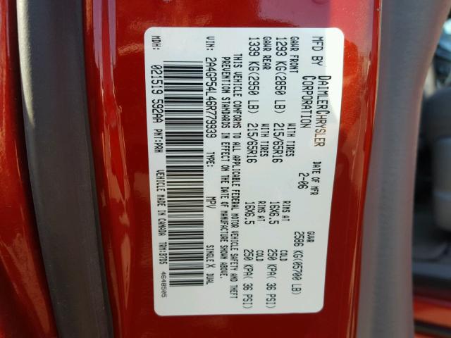 2A4GP54L46R779939 - 2006 CHRYSLER TOWN & COU RED photo 10