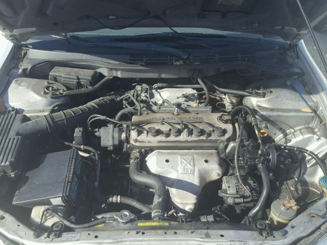 1HGCF86672A063925 - 2002 HONDA ACCORD VAL SILVER photo 7