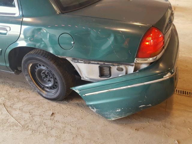 2FAFP71W3XX147867 - 1999 FORD CROWN VICT GREEN photo 9