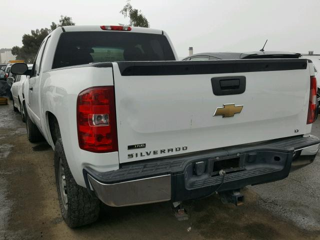 2GCEC190X71729935 - 2007 CHEVROLET SILVERADO WHITE photo 3