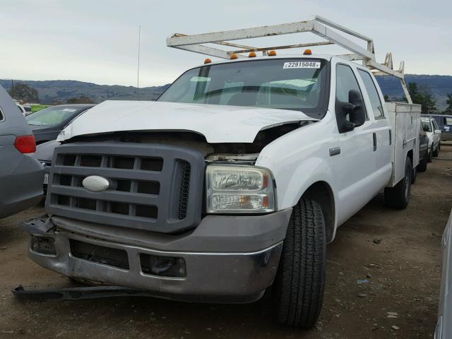 1FDSW345X5EA98264 - 2005 FORD F350 SRW S WHITE photo 2