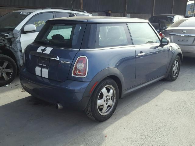 WMWMF33599TW77906 - 2009 MINI COOPER BLUE photo 4