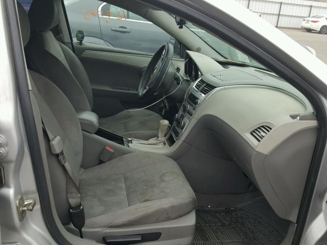 1G1ZB5E06CF265913 - 2012 CHEVROLET MALIBU LS ვერცხლისფერი ფოტო 5