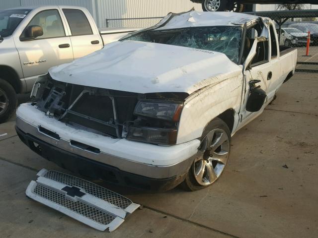 1GCEC19V43Z129876 - 2003 CHEVROLET SILVERADO WHITE photo 2