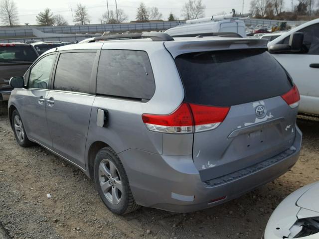 5TDKK3DC5ES524595 - 2014 TOYOTA SIENNA LE SILVER photo 3