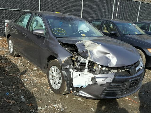 4T4BF1FK1FR468523 - 2015 TOYOTA CAMRY LE GRAY photo 1