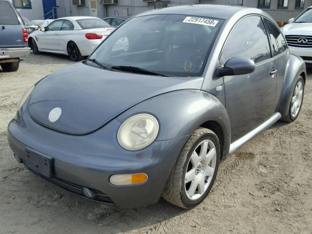 3VWDD21C42M454324 - 2002 VOLKSWAGEN NEW BEETLE GRAY photo 2