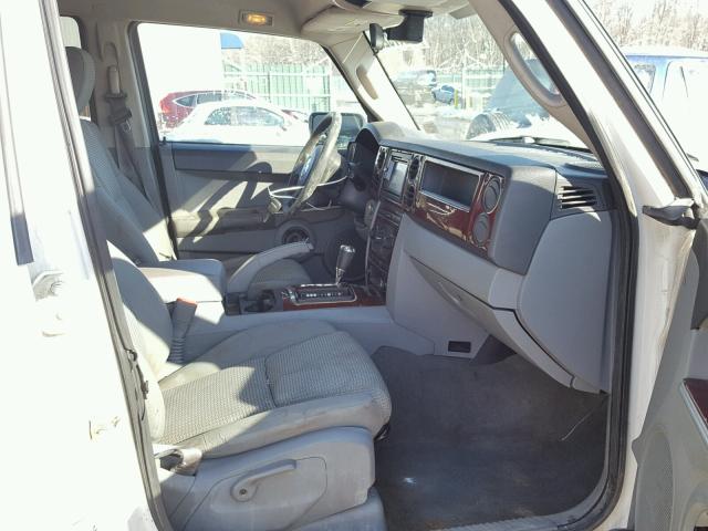 1J8HG48K46C180840 - 2006 JEEP COMMANDER WHITE photo 5