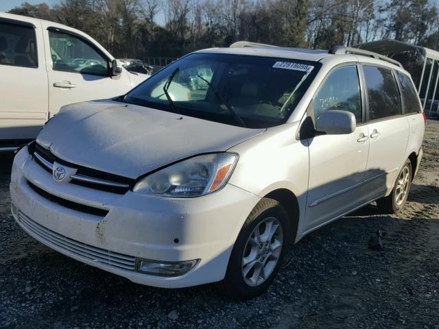 5TDZA22CX5S328098 - 2005 TOYOTA SIENNA XLE WHITE photo 2