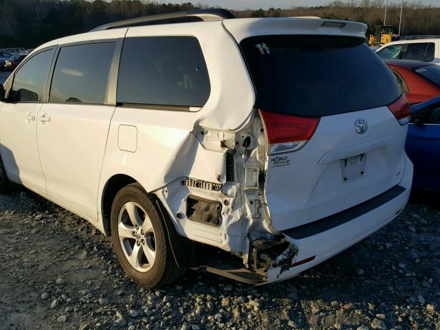 5TDKK3DC5DS403158 - 2013 TOYOTA SIENNA LE WHITE photo 9