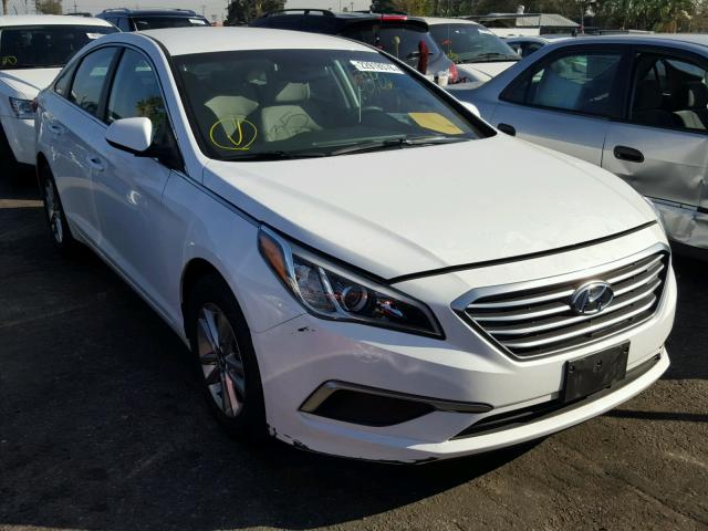 5NPE24AF6HH484183 - 2017 HYUNDAI SONATA SE WHITE photo 1