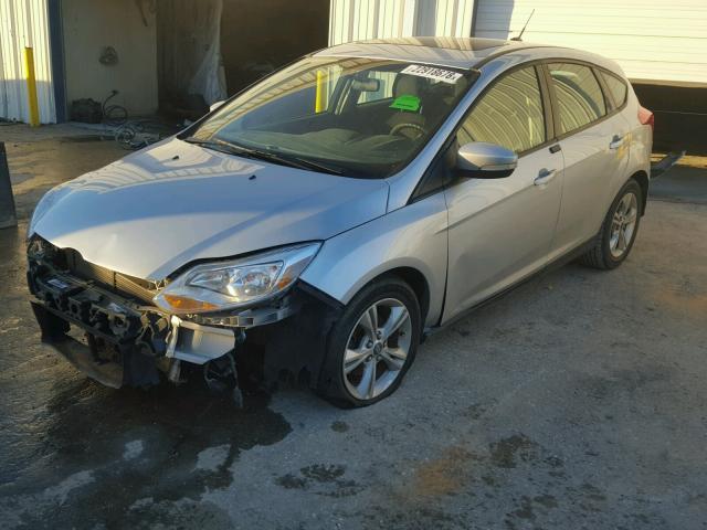 1FADP3K29DL149174 - 2013 FORD FOCUS SE SILVER photo 2