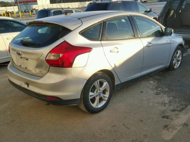 1FADP3K29DL149174 - 2013 FORD FOCUS SE SILVER photo 4