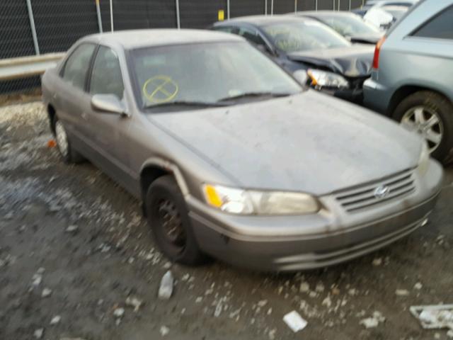 4T1BG22K9WU357303 - 1998 TOYOTA CAMRY CE GRAY photo 1