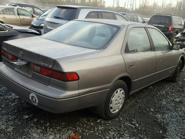 4T1BG22K9WU357303 - 1998 TOYOTA CAMRY CE GRAY photo 4