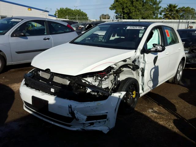 3VW217AU6HM066087 - 2017 VOLKSWAGEN GOLF S WHITE photo 2