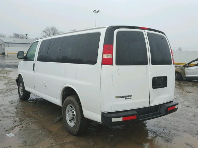 1GNZGXFA6D1167904 - 2013 CHEVROLET EXPRESS G3 WHITE photo 3