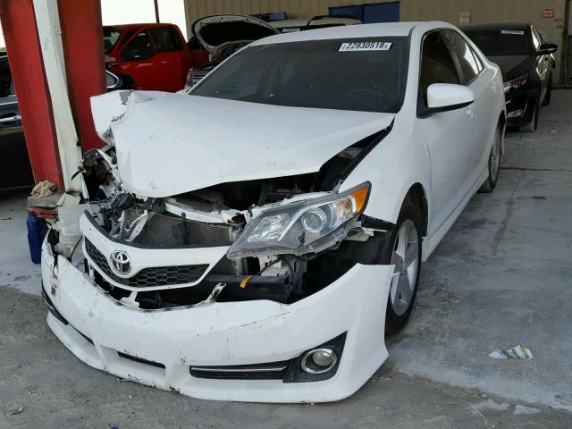 4T1BF1FK5CU523271 - 2012 TOYOTA CAMRY BASE WHITE photo 2