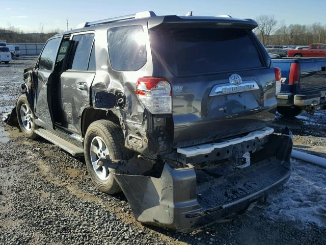 JTEZU5JR3B5026230 - 2011 TOYOTA 4RUNNER SR CHARCOAL photo 3