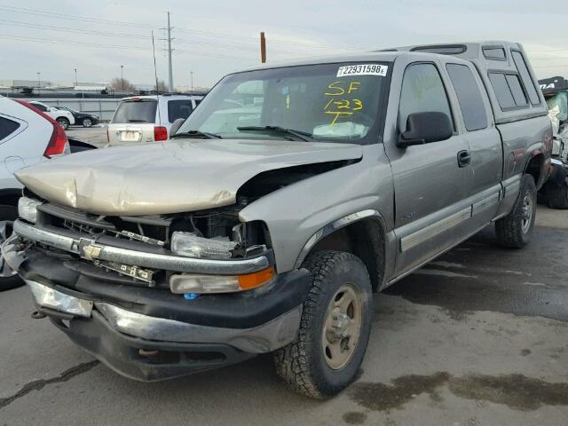 1GCEK19T6YZ339338 - 2000 CHEVROLET SILVERADO GRAY photo 2