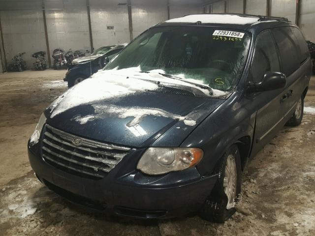 2A4GP54L67R310742 - 2007 CHRYSLER TOWN & COU BLUE photo 2