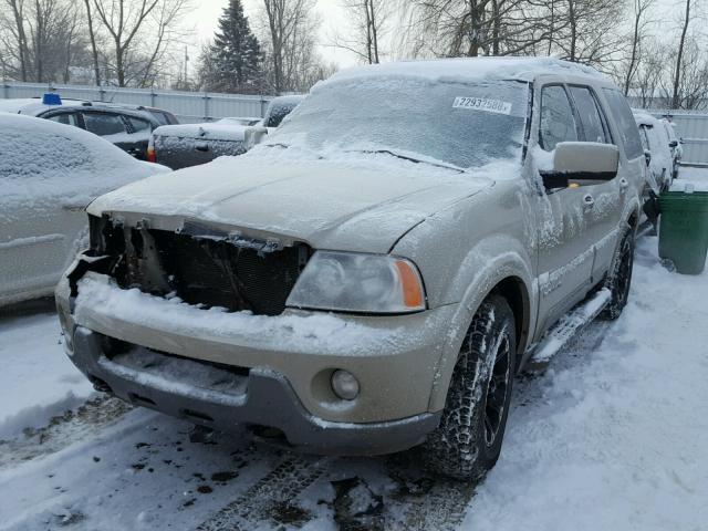 5LMFU28R34LJ36200 - 2004 LINCOLN NAVIGATOR TAN photo 2