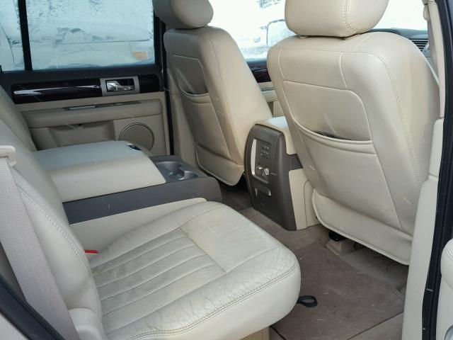 5LMFU28R34LJ36200 - 2004 LINCOLN NAVIGATOR თაფლისფერი ფოტო 6