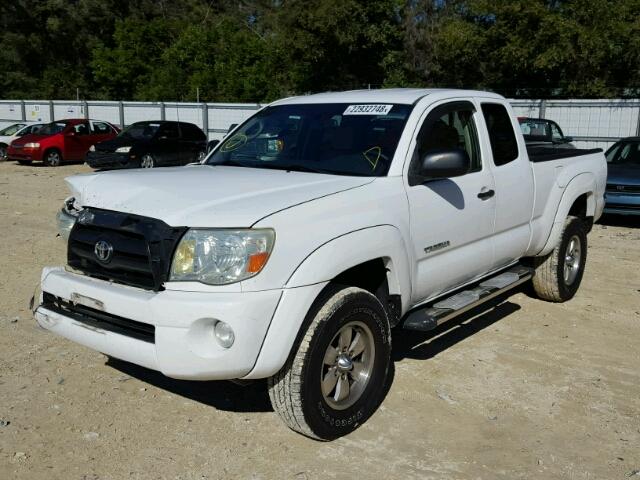 5TETU62N45Z137284 - 2005 TOYOTA TACOMA PRE WHITE photo 2