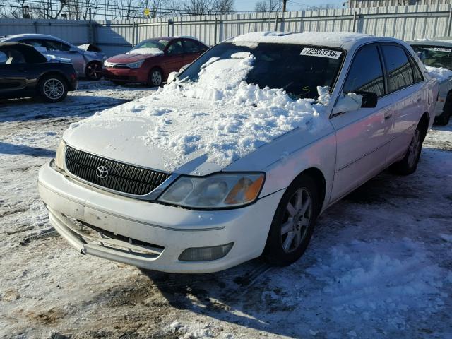 4T1BF28B81U115220 - 2001 TOYOTA AVALON XL WHITE photo 2