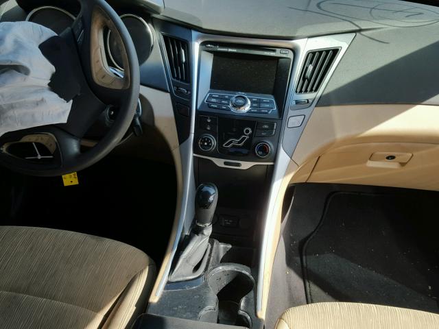 5NPEB4ACXBH139879 - 2011 HYUNDAI SONATA GLS SILVER photo 9