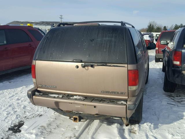 1GNDT13W6V2212970 - 1997 CHEVROLET BLAZER TAN photo 4